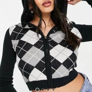Hollister plad black, white and grey cropped long sleeve sweater zip up size L